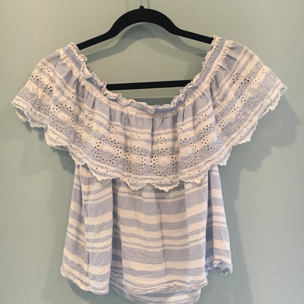 Cute American eagle off the shoulder top